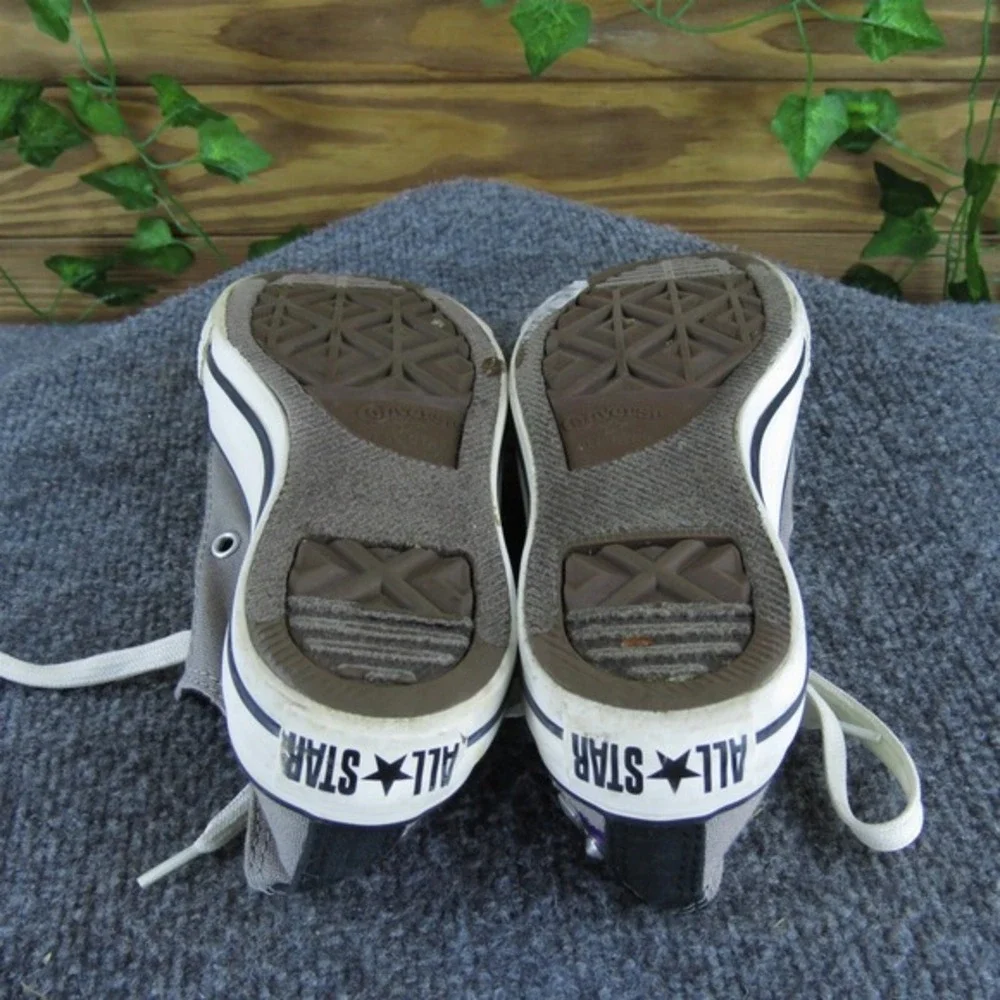 Converse Women's Low Top Sneaker Gray Fabric Sz 5 Medium‎ Gently Used 2025